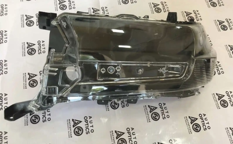 Стекло на Toyota Land Cruiser